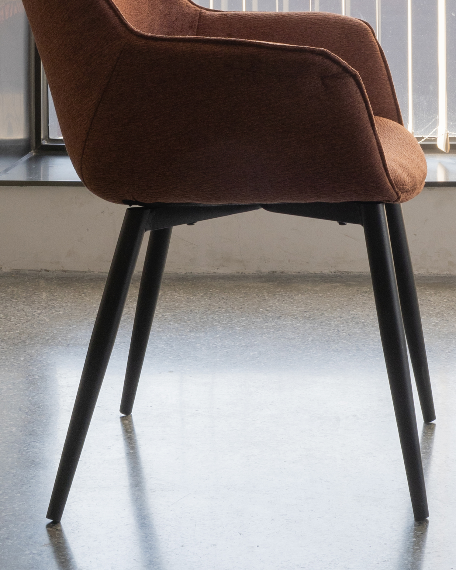 Moderni kaareva takatuolit Moderni kaareva takatuolit