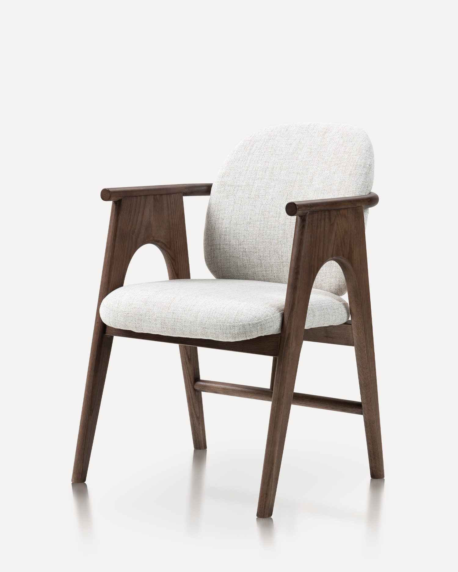 Tyylikäs verhoiltu puutuoli