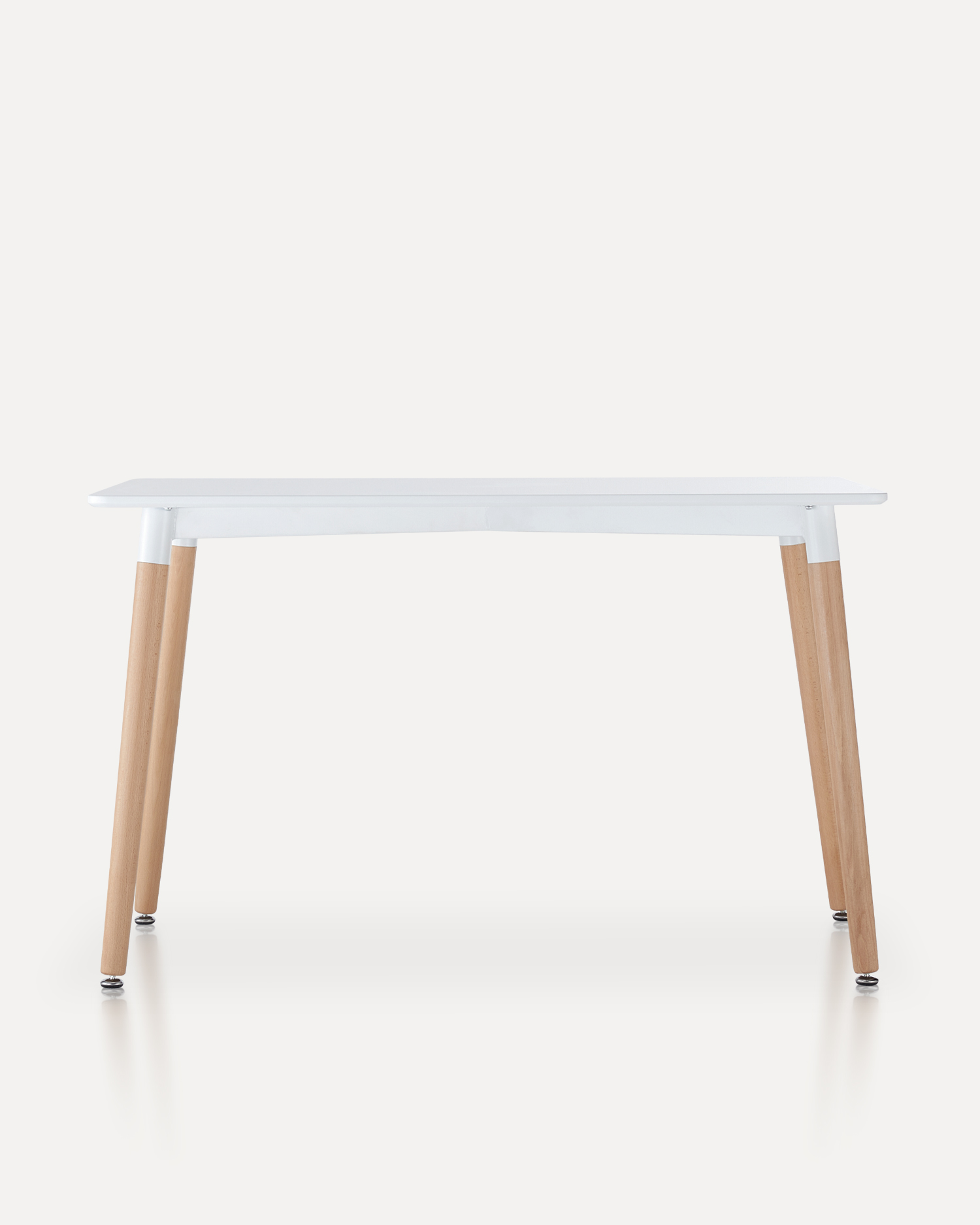 Valkoinen ylätasopöytä, jossa puiset jalat Valkoinen ylätasopöytä, jossa puiset jalat