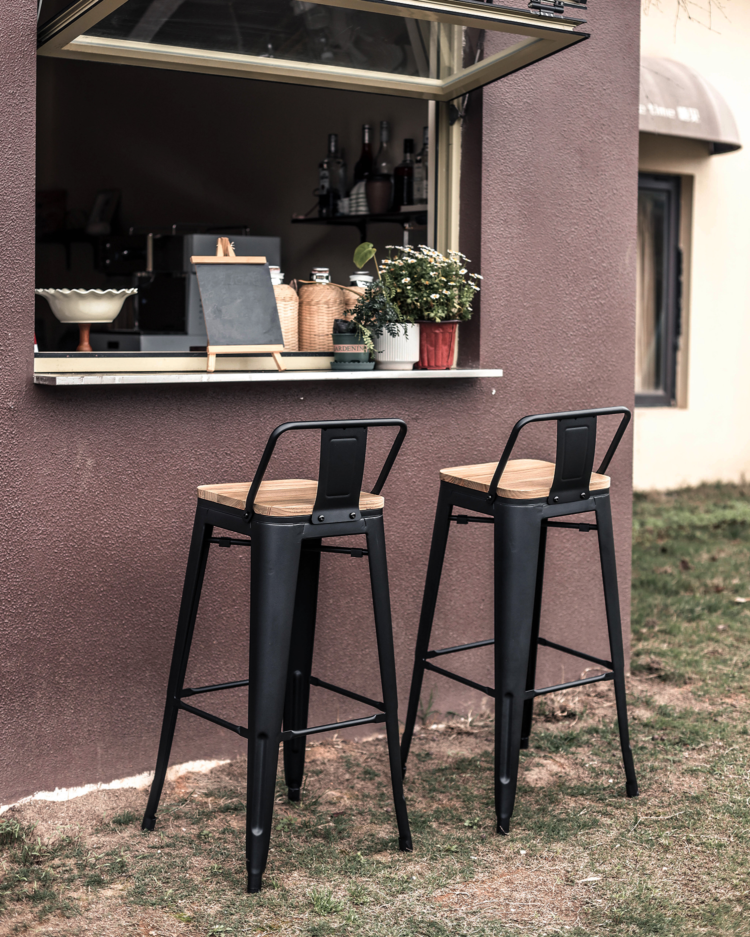 Maalaismainen patio -suunnittelutuolit Maalaismainen patio -suunnittelutuolit