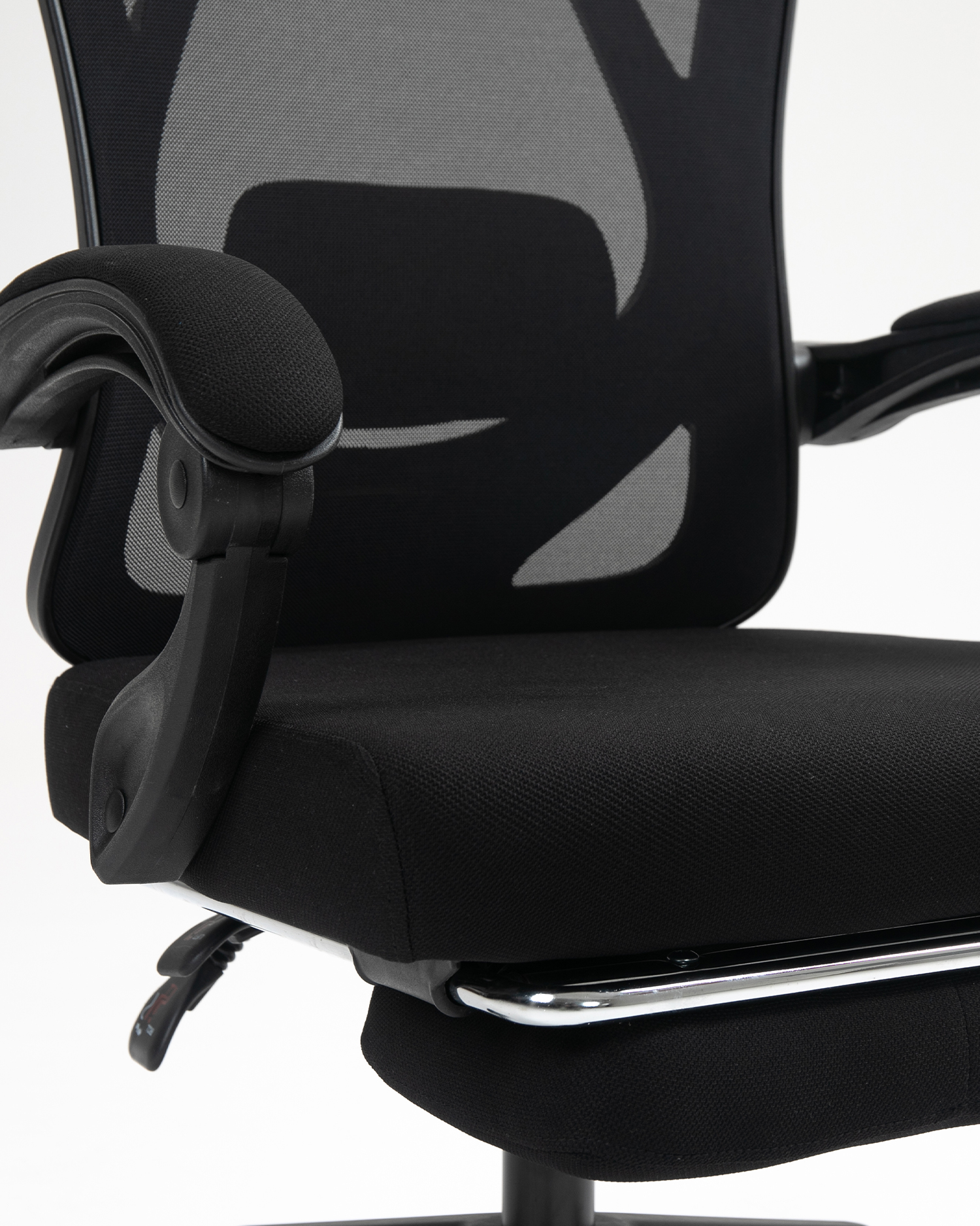 Lepotoimistotuoli jalkatuella Lepotoimistotuoli jalkatuella