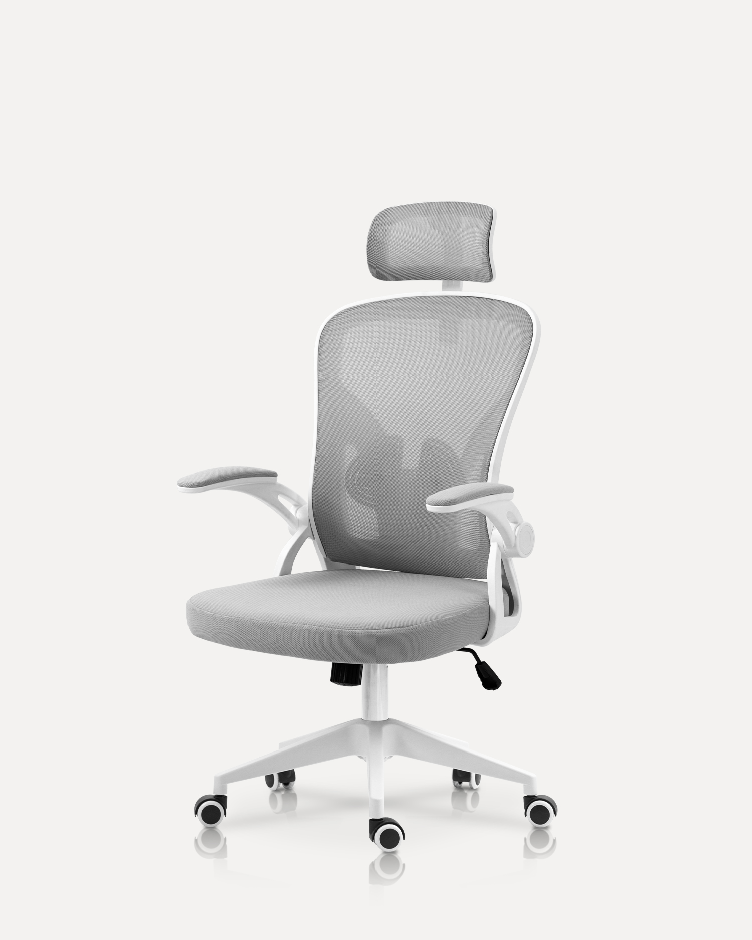 Toimistotuoli säädettävällä käsinojalla